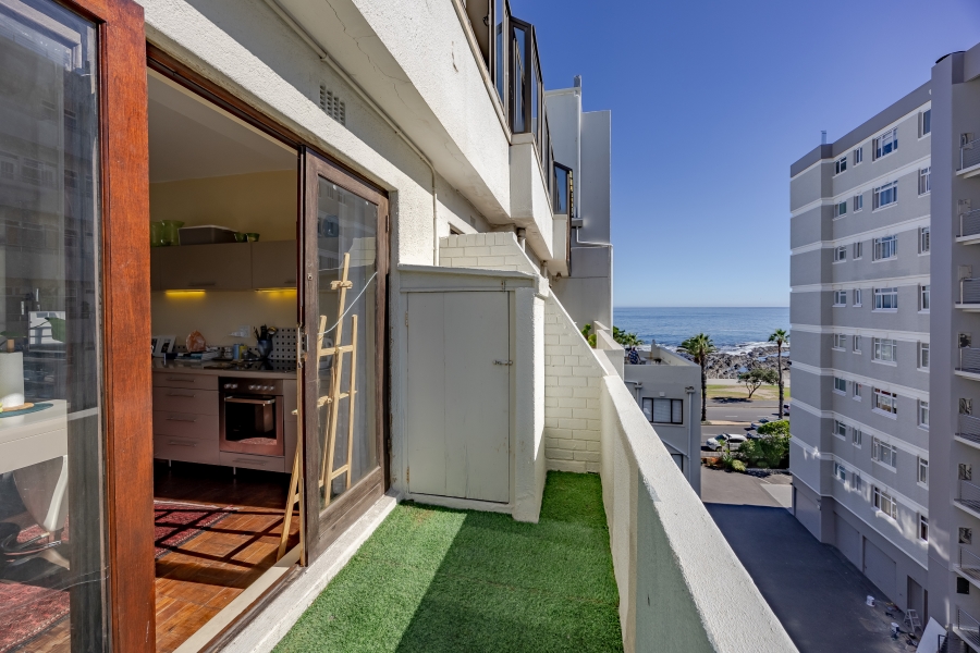 1 Bedroom Property for Sale in Sea Point Western Cape